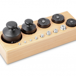 M3 1 g - 1 kg Gewichtsatz im Holzblock